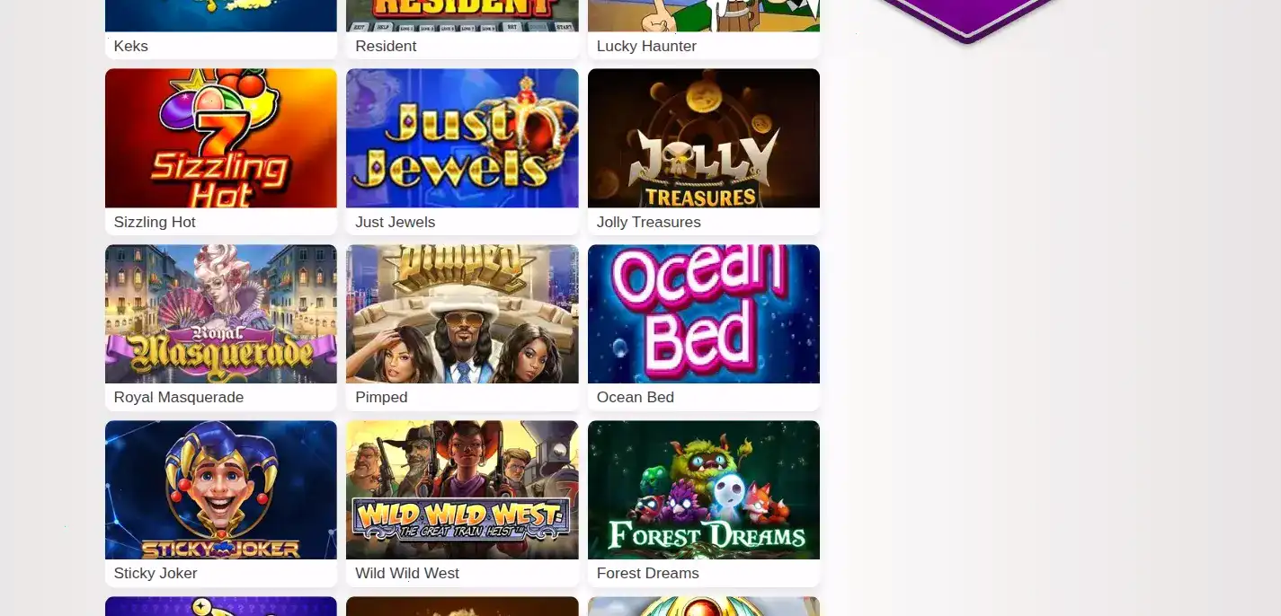 Мобильная версия казино Royal Russia на экране смартфона